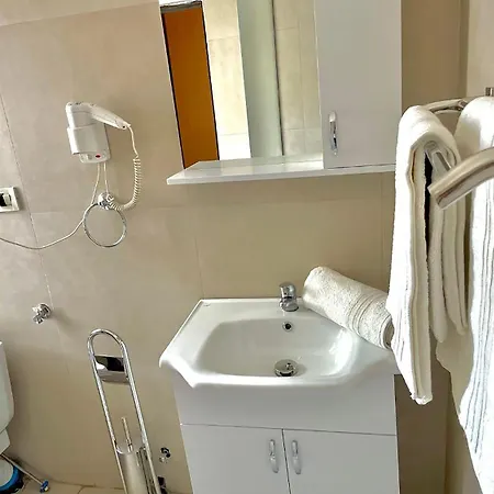 Algo 4* تيرانا