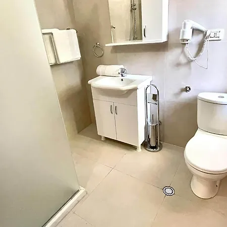 Algo فندق تيرانا